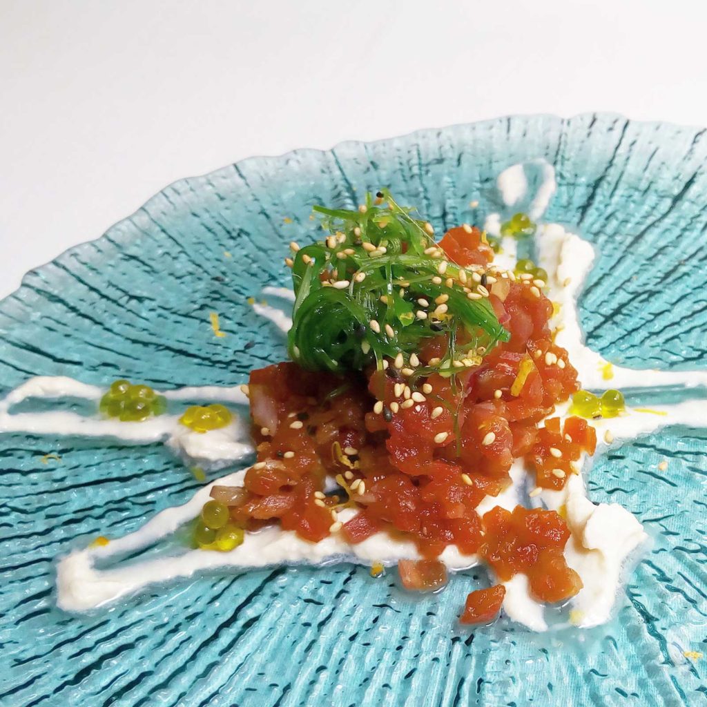 Estrellado de Tartar de atún con wasabi - Restaurante Balandro